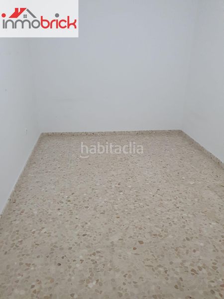 Foto 258a1f0d-20c8-4fe1-a436-a5a81a25f45d. Local comercial a Centro Lucena