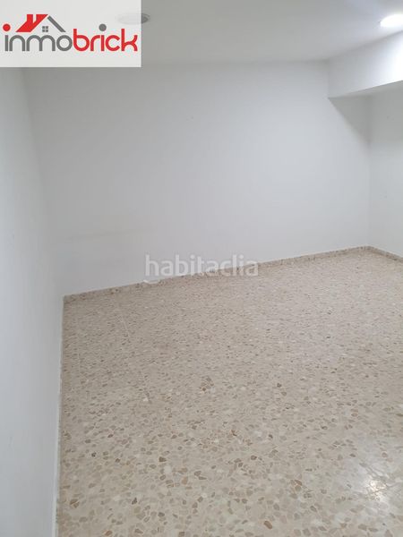 Foto 6dd66c6f-da36-44d3-a216-5020353c3795. Local comercial a Centro Lucena