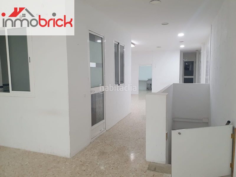 Foto f591f7d0-7cca-43df-916b-49ed8375d192. Local comercial a Centro Lucena
