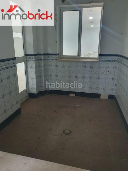 Foto ff5b8514-a8a6-47e6-9ed5-8aa5d8f50686. Local comercial a Centro Lucena