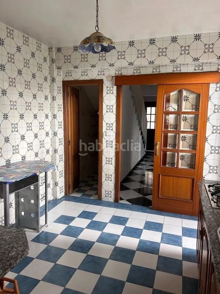 Foto 7bc85463-f8d0-43e2-b266-d6081aac12a9. Casa amb aparcament a jardín Lucena Lucena