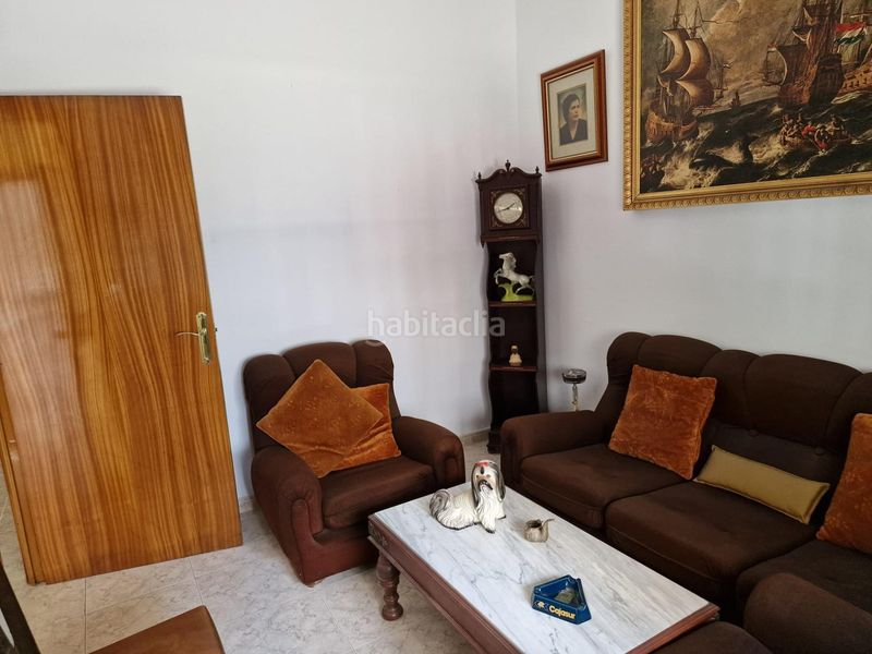 Foto a9354b24-b5ad-4eab-b624-2266a3085d5e. Casa adossada a Baena
