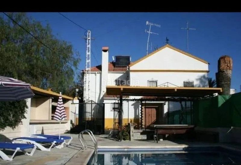 Foto 836eed65-d2ba-47f4-aa6e-3364cbfd7dc1. Casa amb piscina a Navas del Selpillar Lucena