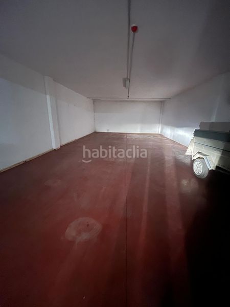 Foto efe53f61-a7bb-41c3-bafb-d2488fe3f055. Aparcament cotxe a Navas del Selpillar Lucena