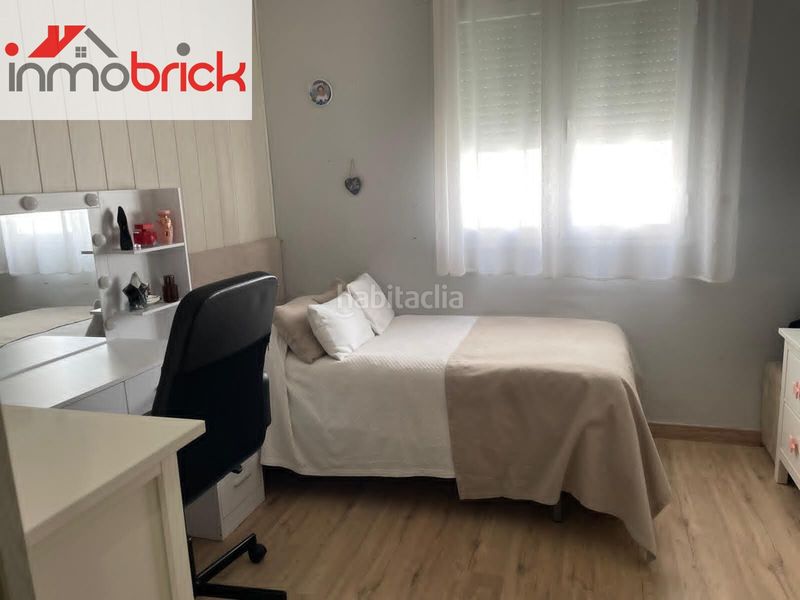 Foto 14879f67-5b4b-4345-a224-f3ba365f2661. Casa amb aparcament a El Valle Lucena
