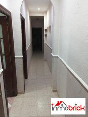 Etagenwohnung in Centro. Piso en venta en la calle san francisco, lucena