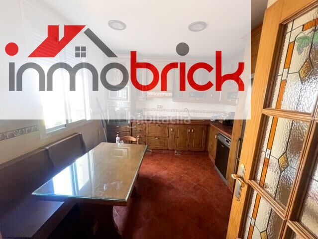 Foto 6ea98179-c5b0-4180-aa7f-d26c659bef6b. Casa amb aparcament a jardín Lucena Lucena