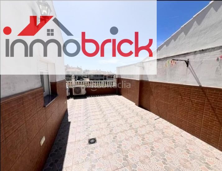 Foto dd12afcb-2c40-4d00-b2da-90d7886a109d. Casa amb aparcament a jardín Lucena Lucena