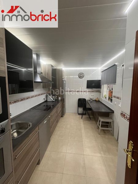 Foto 4c455969-99ec-4ff1-8e70-b5e6d1cf7f3a. Casa amb aparcament a El Valle Lucena