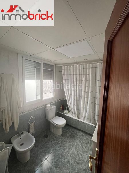 Foto d8273d8f-e435-49ff-b3d8-fe7bea78fdd7. Casa amb aparcament a El Valle Lucena