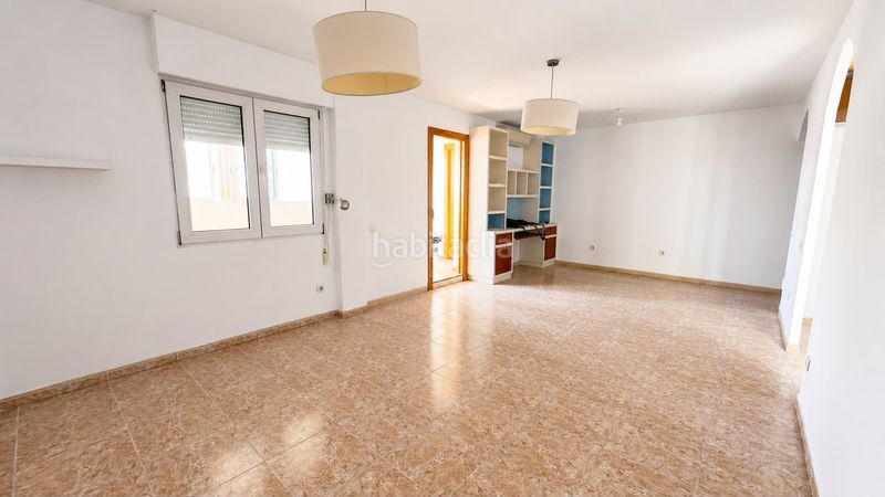 Foto aca48a0a-b56b-4bfe-957d-3912ab583ca0. Àtic a avenida de santa isabel 46 a Barrio Alto - San Félix Almería