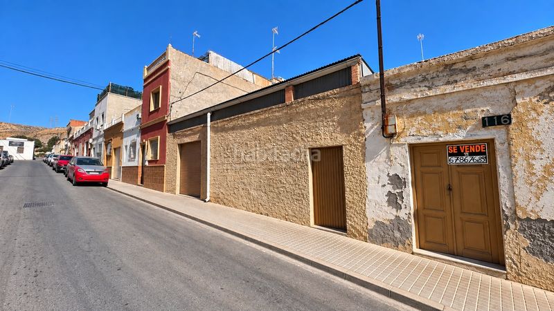 Foto 3f49a455-e89d-4420-9e4d-7305c0a02f16. Terreny residencial a calle largo caballero 118 a Almería