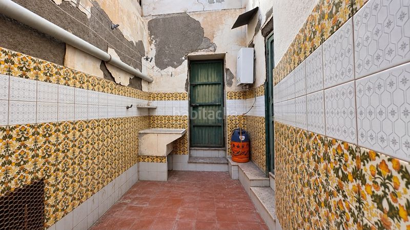 Foto 8a9341e0-615e-4bb6-aa8a-4dbc904af2dd. Terreny residencial a calle largo caballero 118 a Almería