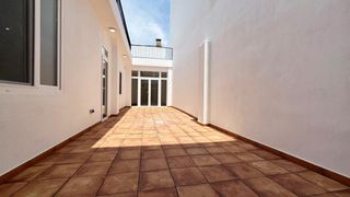 Country house in Pego. Casa totalmente reformada con gran patio y amplia terraza en peg