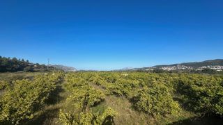 Wohngrundstück in Orba. Parcela rústica con vistas al mar  gran oportunidad de inversión