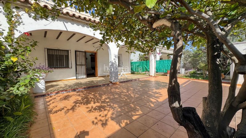 Foto 1efa2185-3f2d-46ef-a872-233e6809eacc. Casa amb aparcament a Oliva nova Oliva