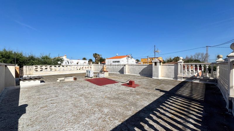 Foto 8fb4cb3a-a0d2-4544-99b7-8ecb5d4f5438. Casa amb aparcament a Oliva nova Oliva