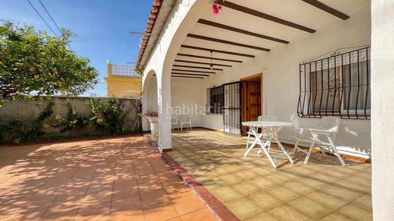 Foto dcae2360-da17-46c9-9a91-d2682b3daa39. Casa amb aparcament a Oliva nova Oliva