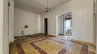 Casa aparellada a Pego. Gran oportunidad en pego! casa esquinera con patio, terraza y ga