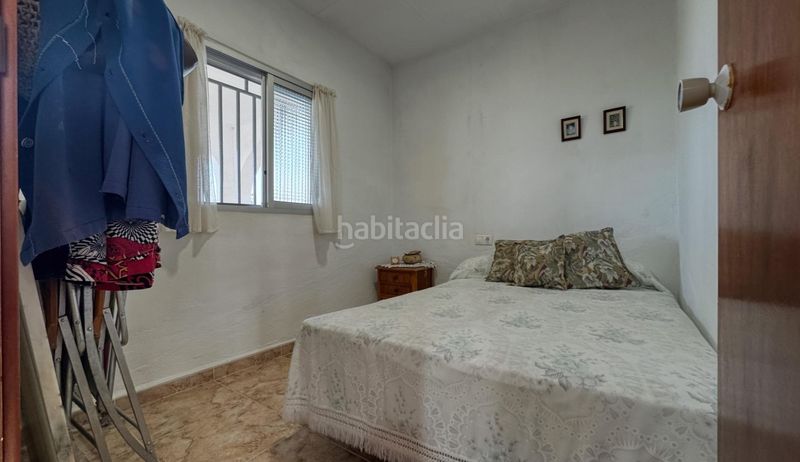 Foto bc68a7dd-e783-4060-bfda-90bbfd619794. Casa amb aparcament a Pego