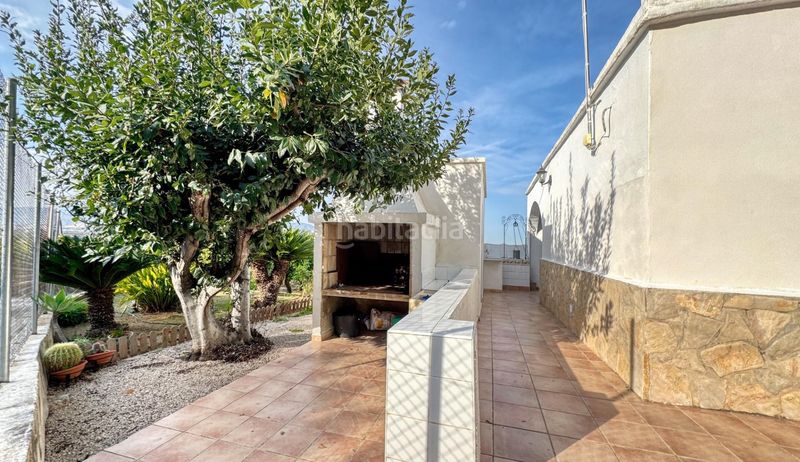 Foto dd360e28-d4d7-4675-9f5f-455cd5b37a31. Casa amb aparcament a Pego