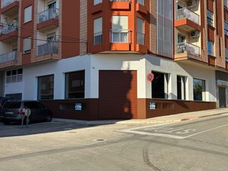 Geschäftsraum in Pego. Gran local comercial con vistas al paseo cervantes de pego