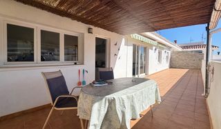 Penthouse in Pego. Soleado ático con garaje y amplia terraza con orientación sur en