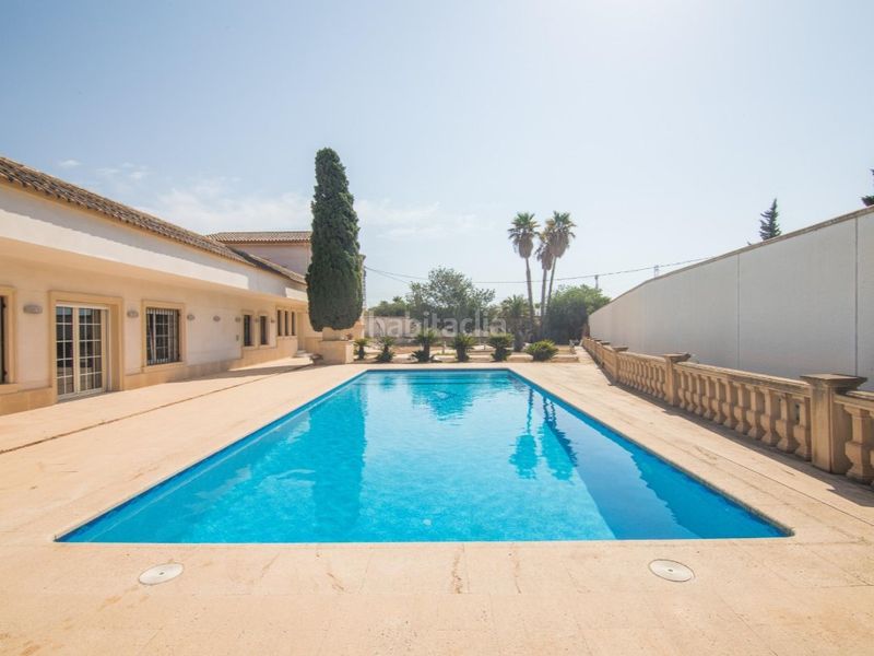 Foto 4de00752-ec1c-4241-82ee-f800b7bd7660. Casa amb aparcament piscina a Peña de las Águilas Elche / Elx