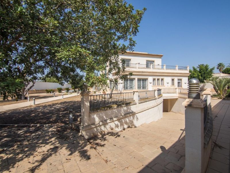 Foto 5a2787fb-50c8-4b4f-825f-2673f596d614. Casa amb aparcament piscina a Peña de las Águilas Elche / Elx