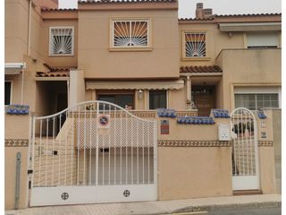 Casa adossada a Calle Ramon Y Cajal