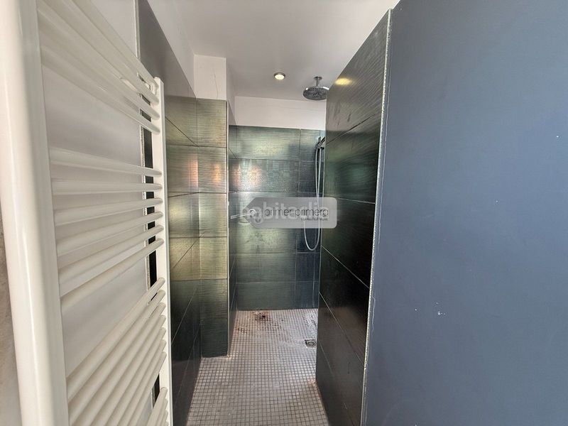 Foto a397a1e4-d9d3-49f0-95e3-9fc273c21f20. Xalet amb calefacció aparcament piscina a Vilobí d´Onyar