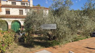 Reihenhaus  N/a. Masía adosada en perfecto estado en venta