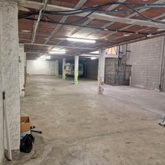 Fabrikhalle in Carrer llobregat 12. Nave con altillo y elevador para mercancias, ideal empresa logis