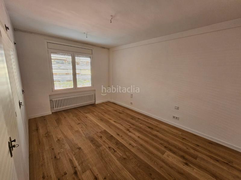 Foto 08d2ae4d-17f4-4a10-9bef-afa7cb45b9e1. Rent flat with fireplace heating parking in Tres Torres Barcelona