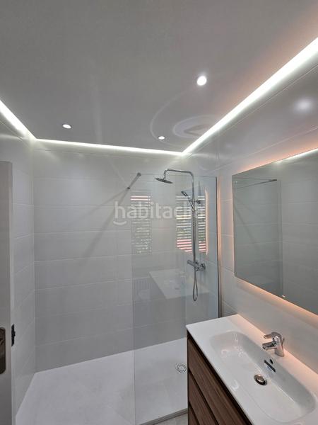 Foto 5246cd4d-4057-4367-8315-335be6dcd9d8. Rent flat with fireplace heating parking in Tres Torres Barcelona