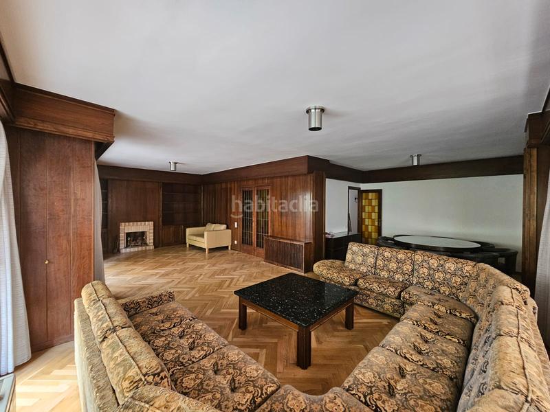 Foto dde40e86-d9e7-4fac-ba65-72a32077d2cc. Rent flat with fireplace heating parking in Tres Torres Barcelona