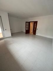 Miete Etagenwohnung in Sant Feliu de Codines. Piso muy amplio y luminoso