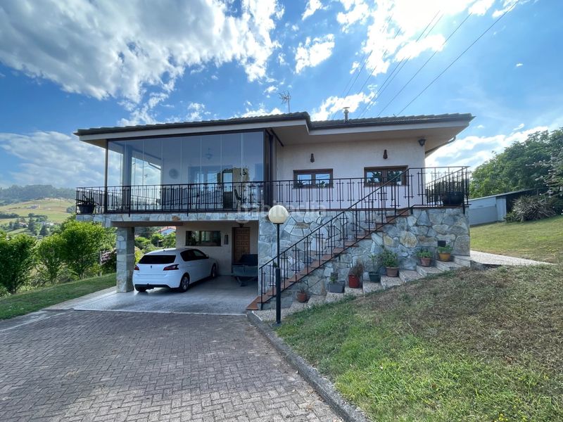 Foto 96c6d61b-ddf9-40c1-9288-ab9c0f3e7784. Casa amb xemeneia calefacció aparcament a Cenero Gijón