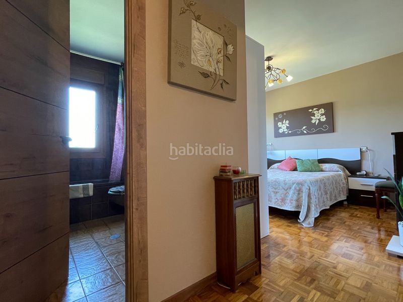 Foto 9d175bb0-f96b-408c-b1d0-e38b68f22547. Casa amb xemeneia calefacció aparcament a Cenero Gijón