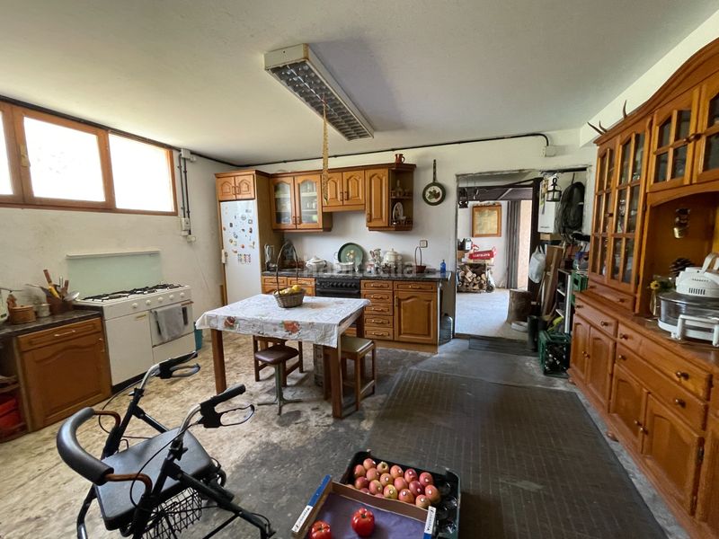 Foto b9e55b0f-03c9-4d95-8ac8-9c7b08078272. Casa amb xemeneia calefacció aparcament a Cenero Gijón