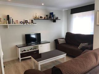 Rent Flat  Calle alfonso i. Amplitud y confort de 97m² para uso temporal, de septiembre a ju