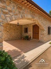 Chalet en Tomelloso. ?? chalet independiente en la alavesa, a escasos minutos de tome