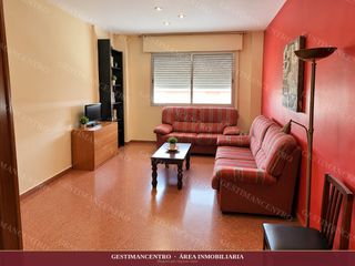 Piso en Tomelloso. Piso de 3 habitaciones con garaje cerca de plaza de espa�a � tom
