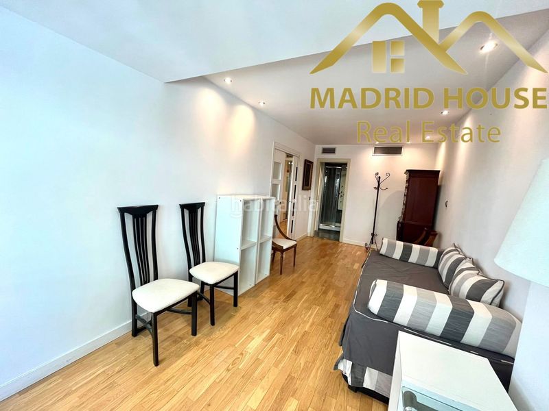 Foto ecc633af-e807-4657-81e1-9bf87de96407. Piso en Pacífico Madrid