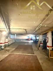 Car parking in Argumosa