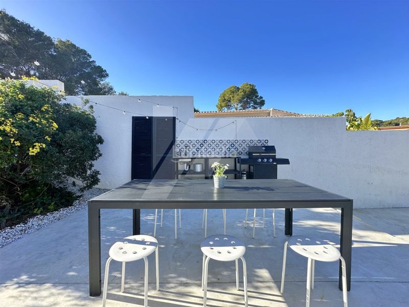 Foto cbc63753-8f97-4ce3-9340-d0a18d83d422. Xalet amb xemeneia calefacció aparcament piscina a Moraira
