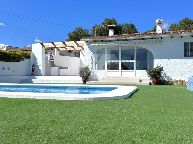 Foto 1a1ad21b-9aa4-496b-9923-35b8adef19d5. Xalet amb xemeneia calefacció aparcament piscina a Moraira