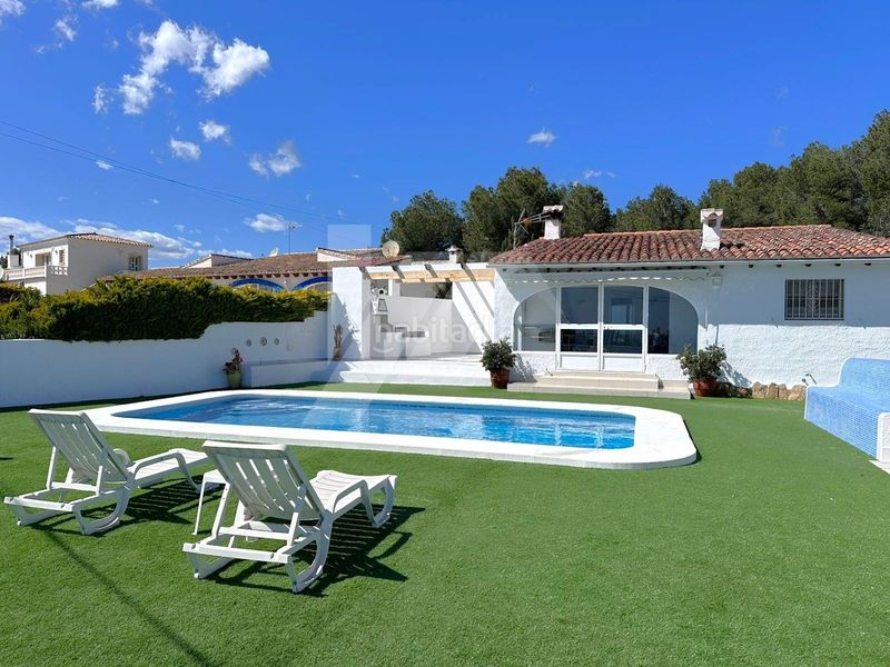 Foto 1c1da5e9-db55-458e-804a-308445dbafe8. Xalet amb xemeneia calefacció aparcament piscina a Moraira