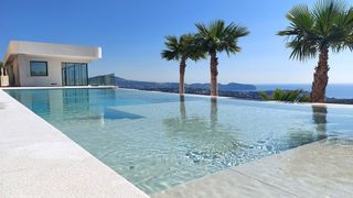 Chalet in La Fustera. Chalet de obra nueva con espectaculares vistas al mar a la venta