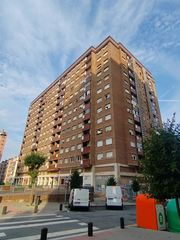 Rent Flat  Celestino maría del arenal plaza 10003. Piso con estupendas vistas y dos plazas de garaje